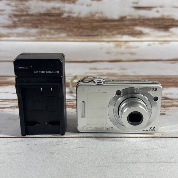Sony Cyber-shot DSC-W55 7.2MP Digital Camera - Silver - Picture 1 of 6